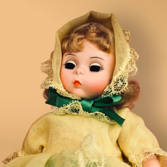 Madame Alexander 8" Doll Daffy Down Dilly Storyland Collection Yellow Green - Picture 9 of 10